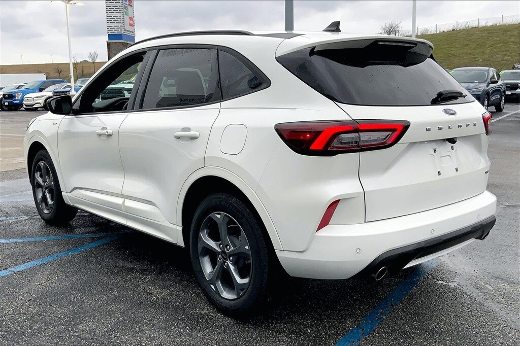 Used 2024 Ford Escape Hybrid ST-Line SUV