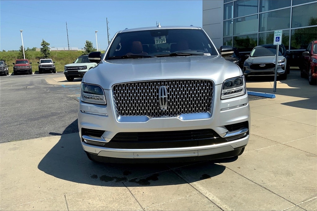 Used 2019 Lincoln Navigator Reserve with VIN 5LMJJ2LT1KEL10868 for sale in Kansas City