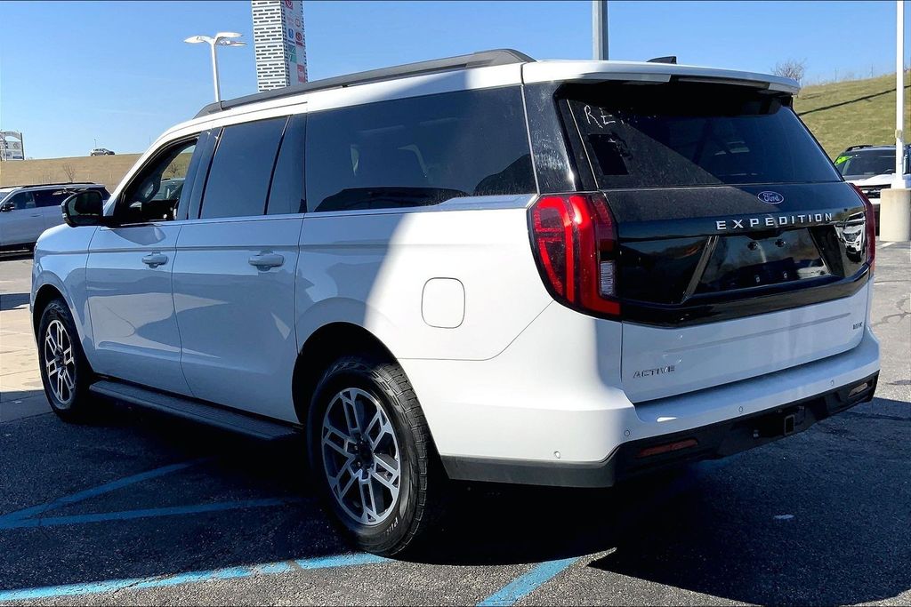 Used 2025 Ford Expedition Active with VIN 1FMJK1J84SEA34937 for sale in Kansas City