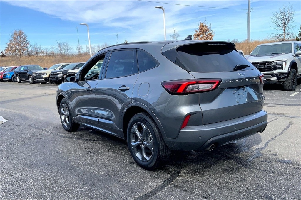 Used 2024 Ford Escape ST-Line Select with VIN 1FMCU9NZ7RUB12275 for sale in Kansas City