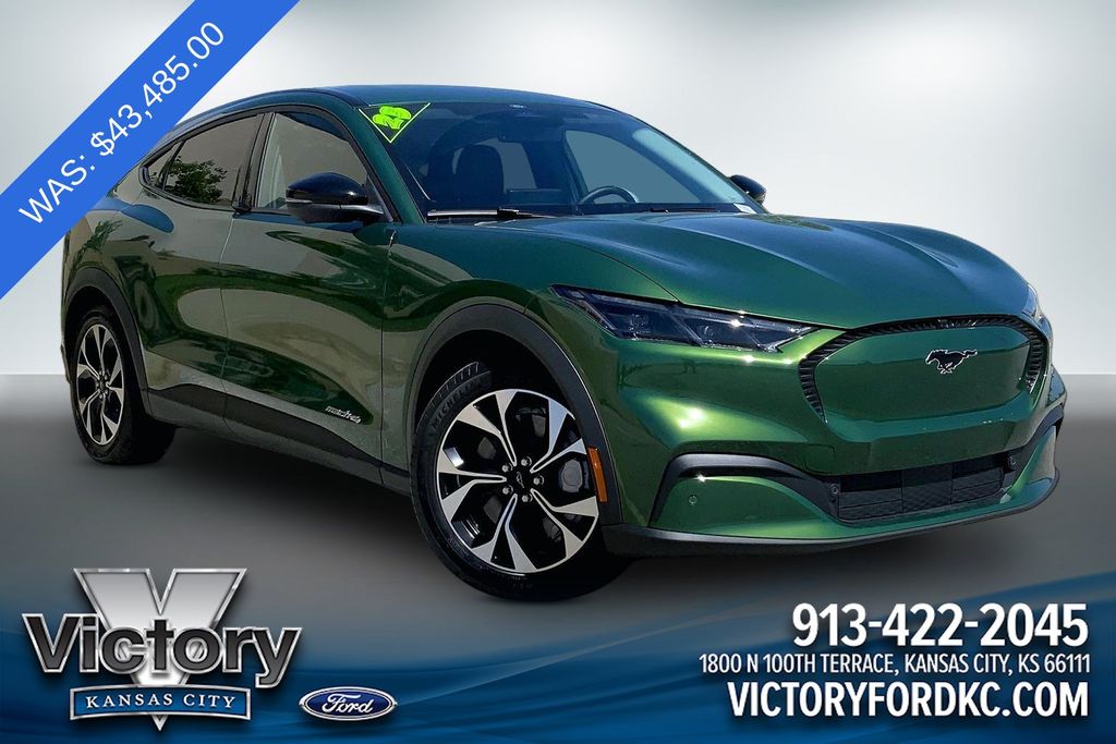 2025 Ford Mustang-Mach-e Select's photo