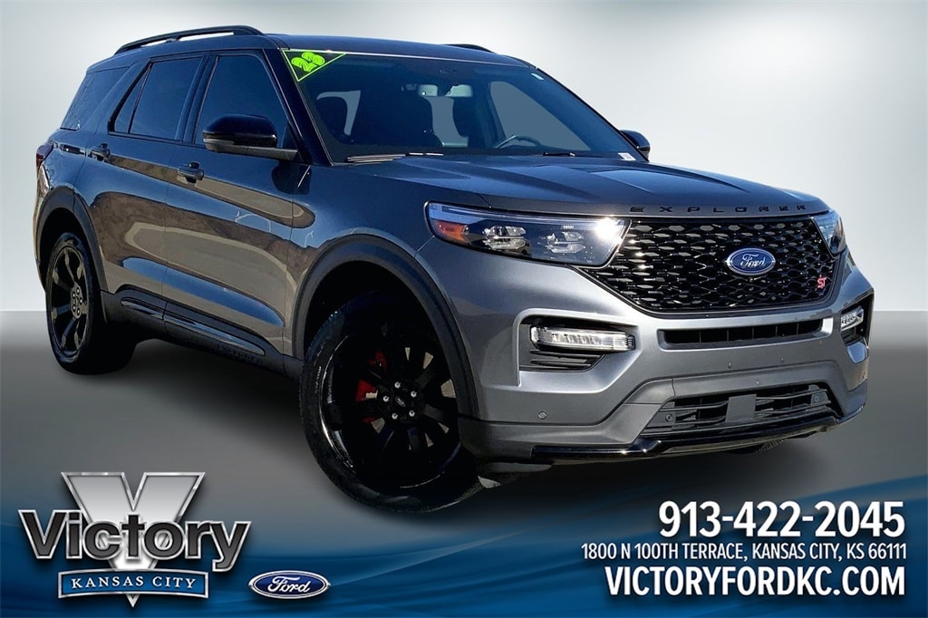 2023 Ford Explorer ST's photo