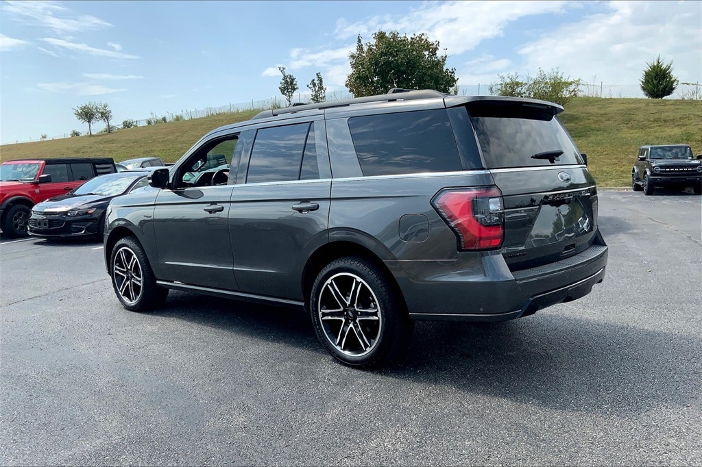 Used 2020 Ford Expedition Limited with VIN 1FMJU2AT0LEA73904 for sale in Kansas City