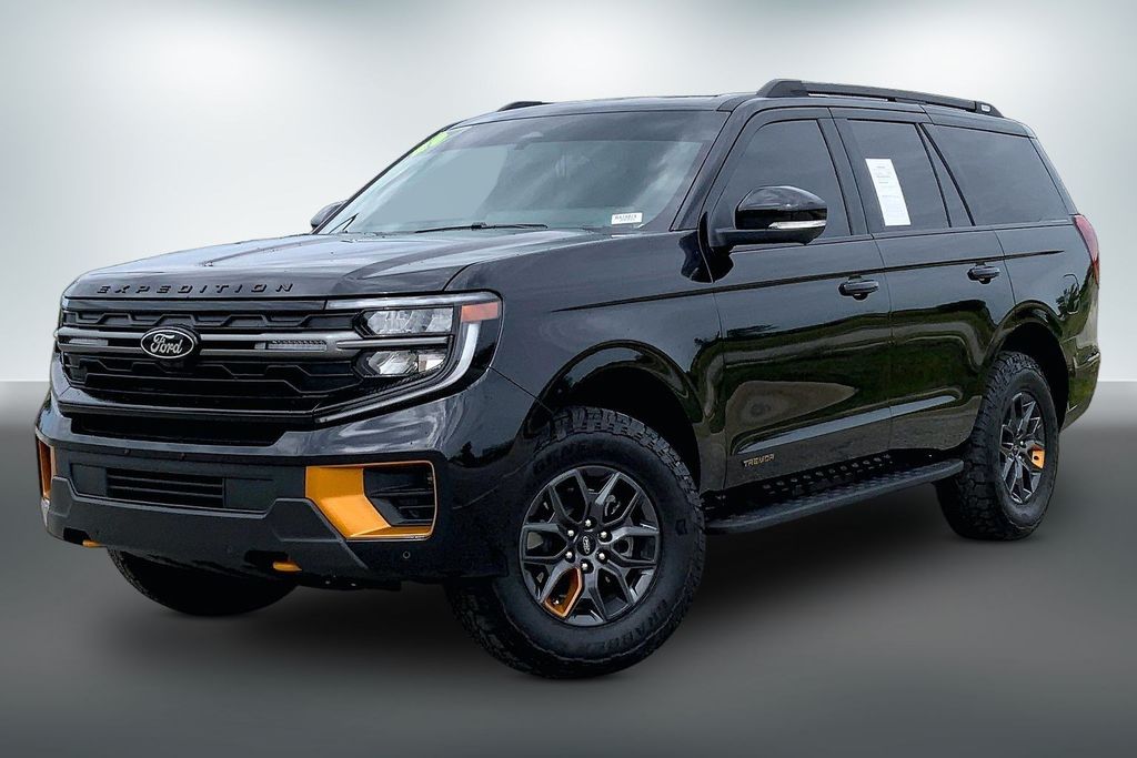 Used 2025 Ford Expedition Tremor with VIN 1FMJU1RG1SEA74074 for sale in Kansas City