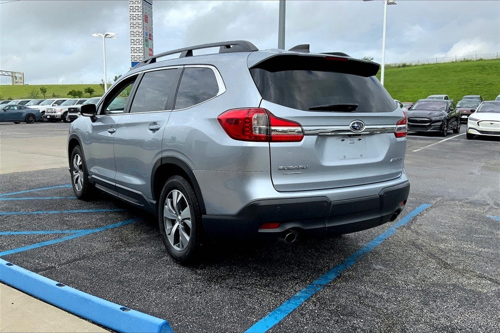 Used 2019 Subaru Ascent Premium with VIN 4S4WMAFD6K3419028 for sale in Kansas City