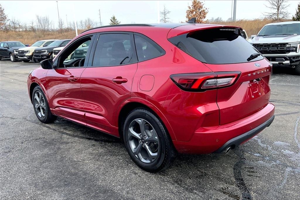 Used 2023 Ford Escape ST-Line with VIN 1FMCU0MN7PUB39273 for sale in Kansas City