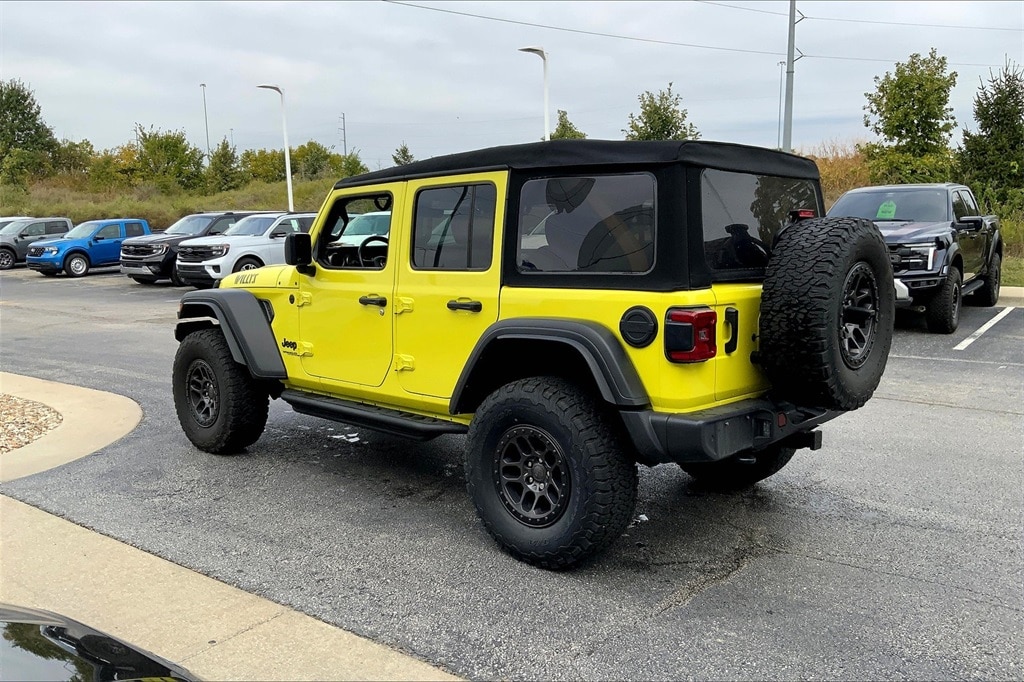 Used 2022 Jeep Wrangler Unlimited Willys with VIN 1C4HJXDG8NW214688 for sale in Kansas City