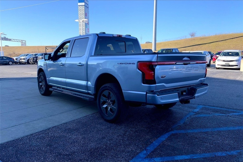 Used 2022 Ford F-150 Lightning Lariat with VIN 1FT6W1EV1NWG00291 for sale in Kansas City, KS
