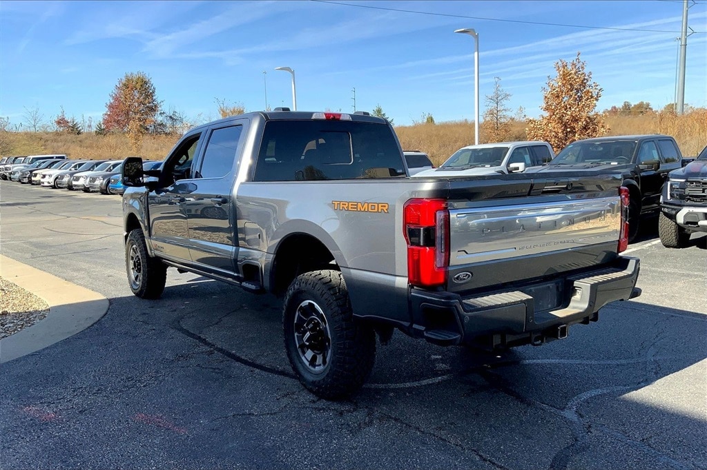 Used 2024 Ford F-350 Super Duty Platinum with VIN 1FT8W3BM5RED64692 for sale in Kansas City