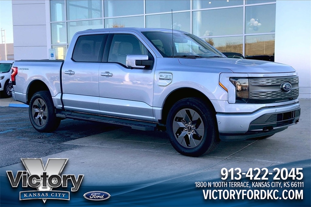 2022 Ford F-150 Lightning Lariat's photo