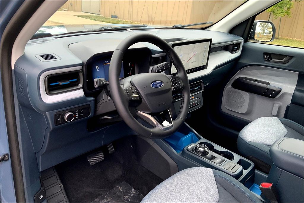 2025 Ford Maverick XLT - Photo 6