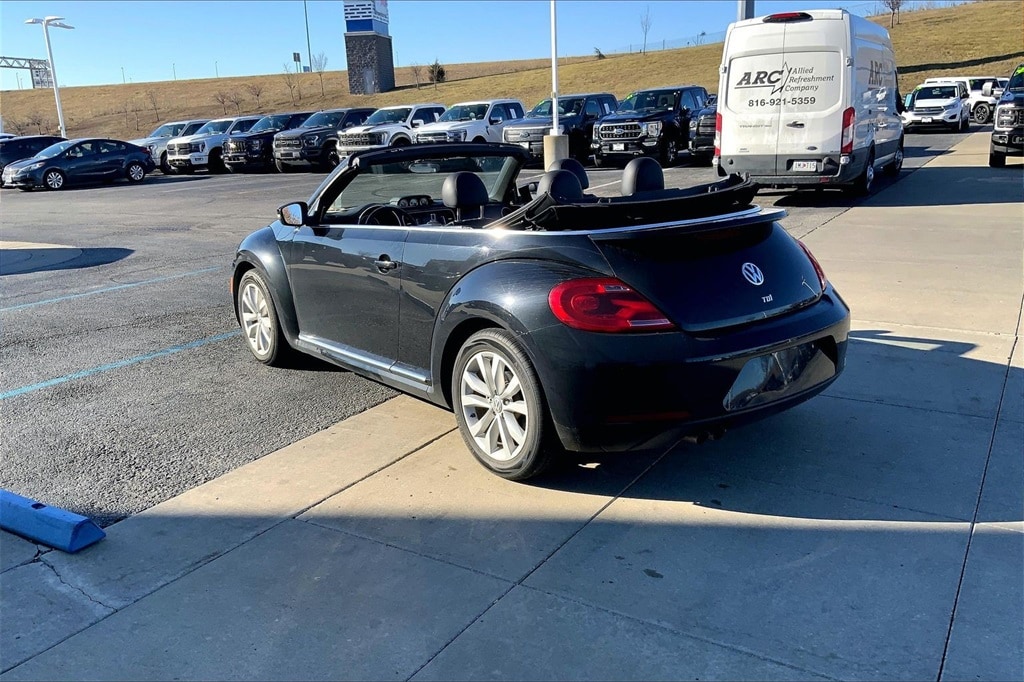 Used 2013 Volkswagen Beetle 2.0 with VIN 3VW6L7AT7DM802368 for sale in Kansas City
