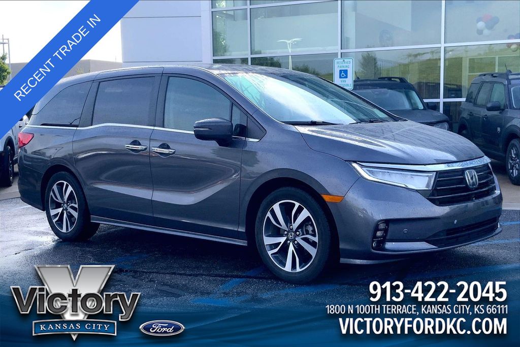 2022 Honda Odyssey Touring's photo