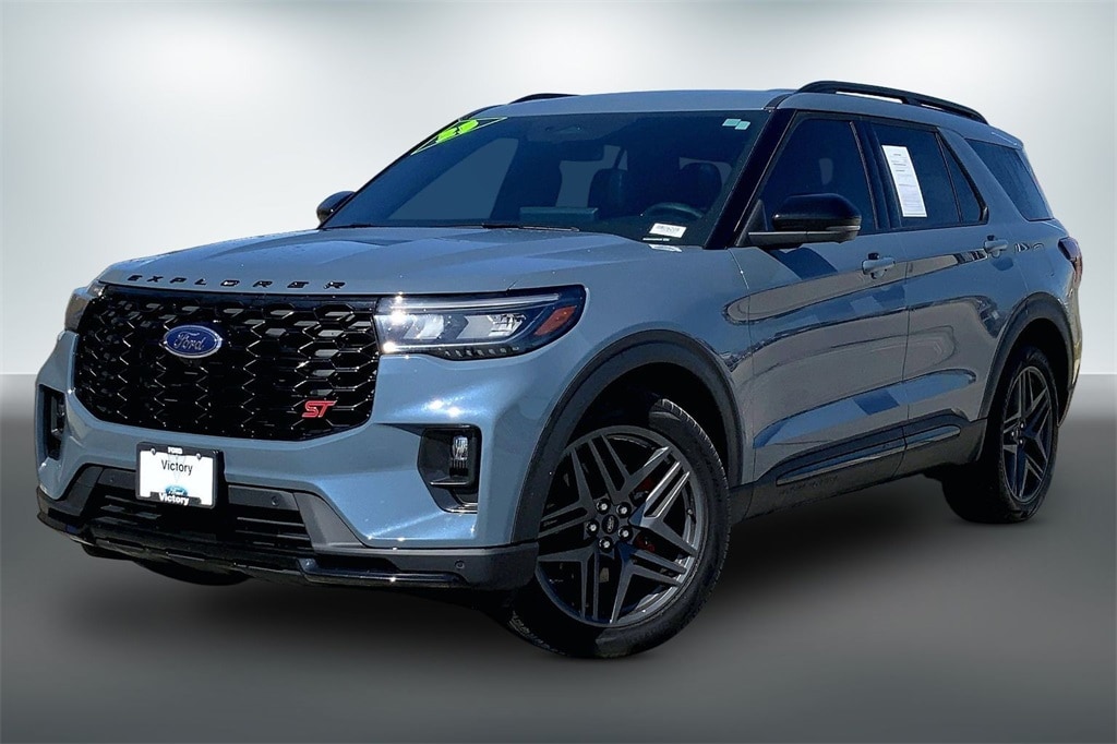 Used 2025 Ford Explorer ST with VIN 1FMWK8GC3SGB06208 for sale in Kansas City