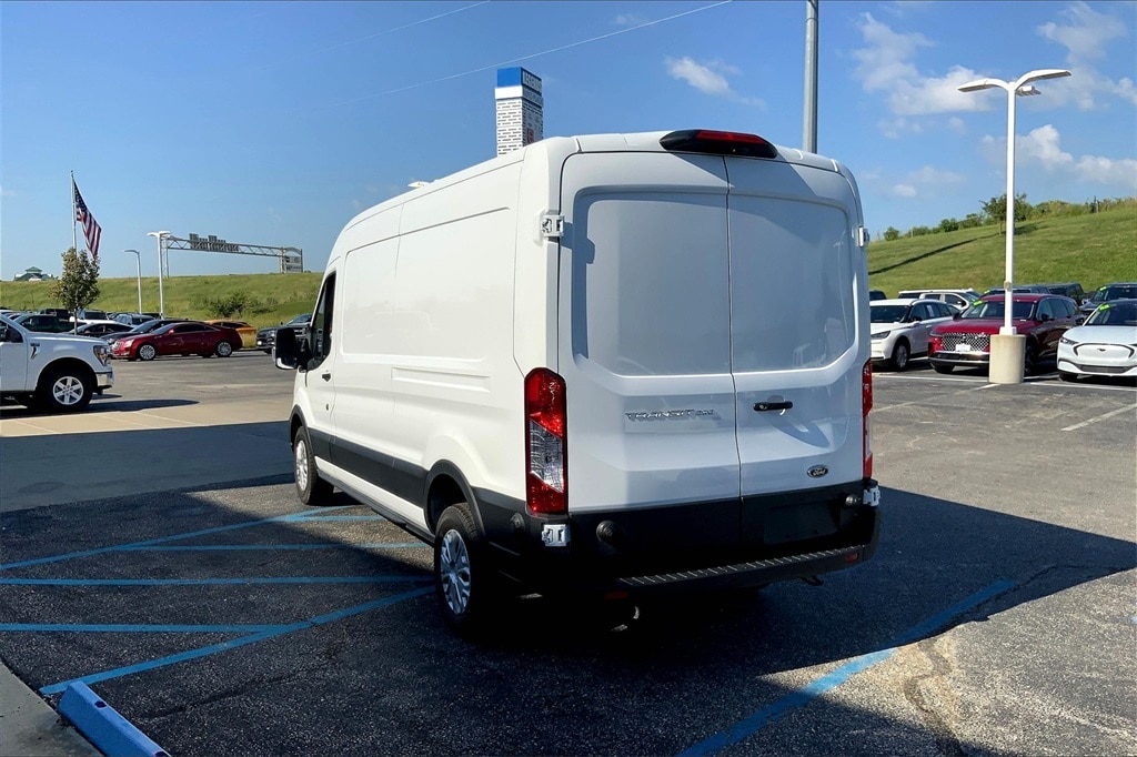 Used 2024 Ford Transit Van Base with VIN 1FTBR1C85RKA25628 for sale in Kansas City