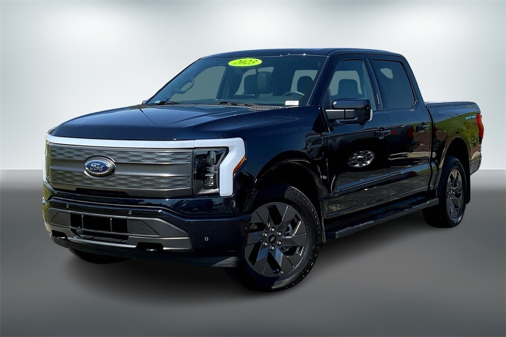 Used 2023 Ford F-150 Lightning Lariat with VIN 1FTVW1EV2PWG07247 for sale in Kansas City, KS