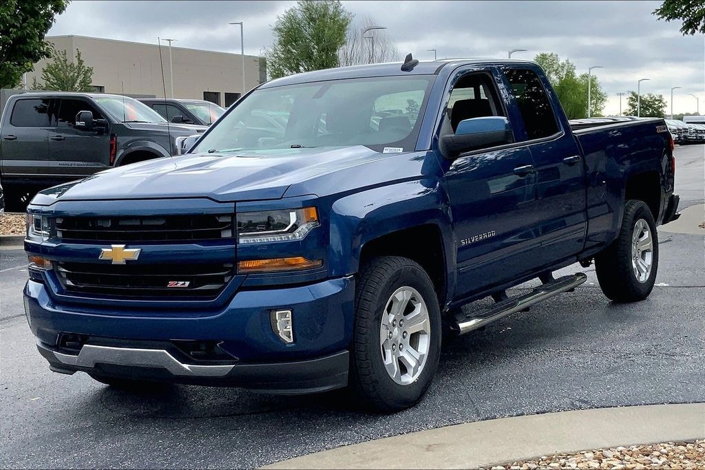 Used 2017 Chevrolet Silverado 1500 LT Truck