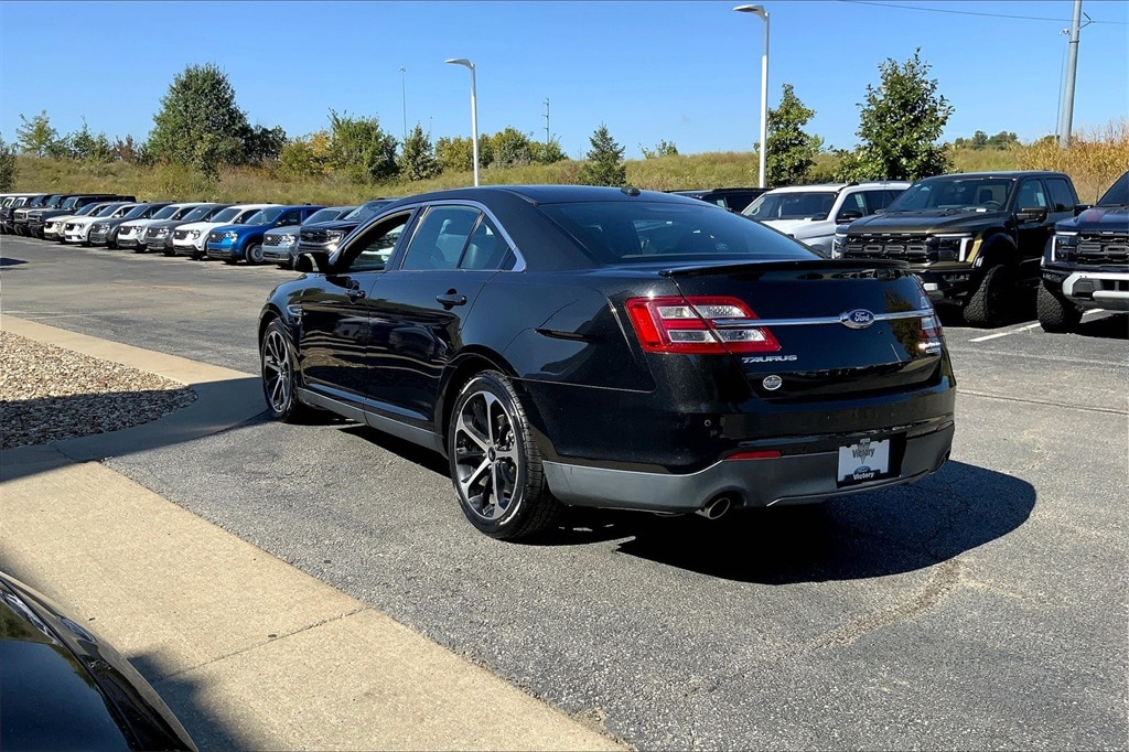 Used 2015 Ford Taurus Limited with VIN 1FAHP2F85FG137321 for sale in Kansas City