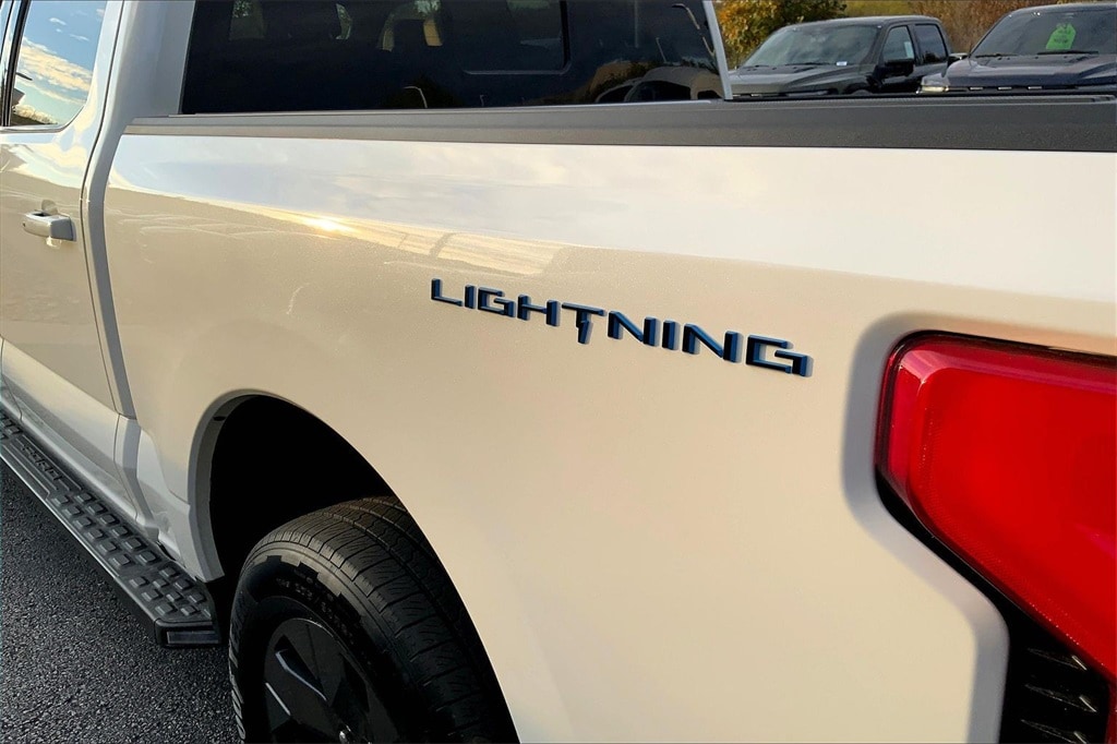 Used 2023 Ford F-150 Lightning Lariat Truck