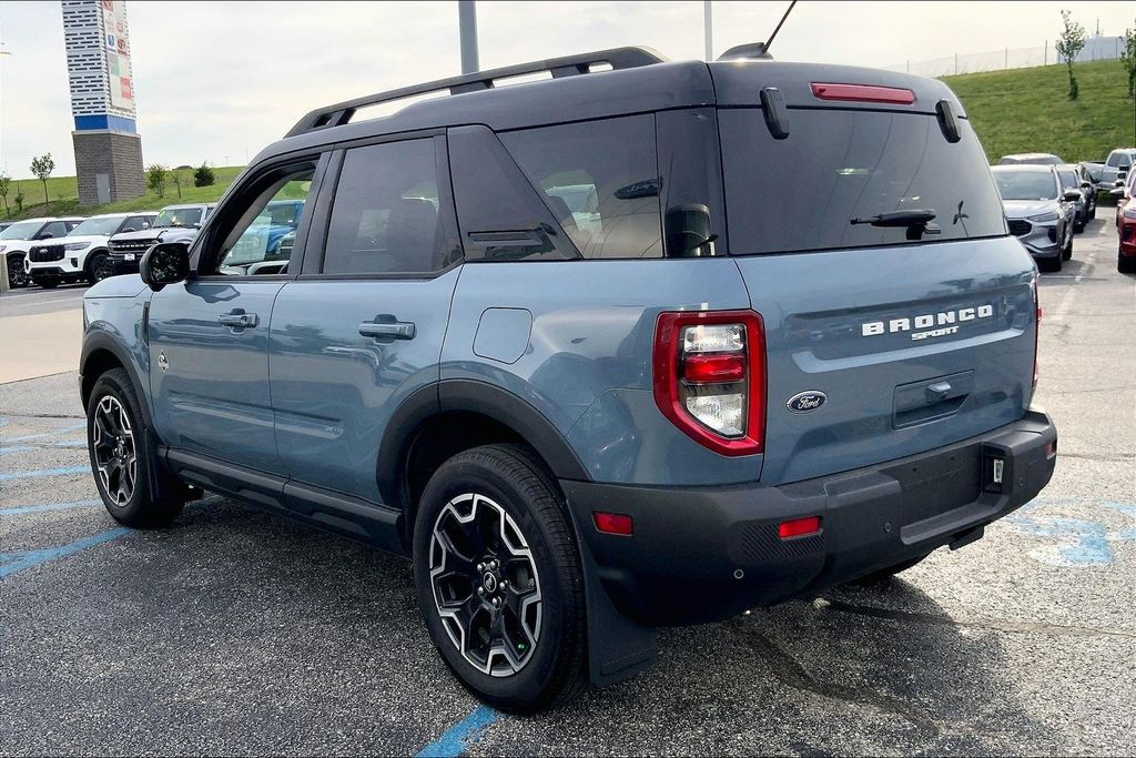 Used 2025 Ford Bronco Sport Outer Banks with VIN 3FMCR9CN4SRE01161 for sale in Kansas City