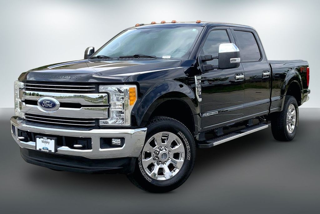 Used 2017 Ford F-250 Super Duty Lariat with VIN 1FT7W2BT9HEC43207 for sale in Kansas City
