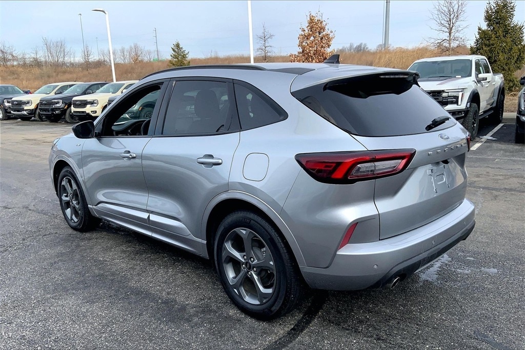 Used 2024 Ford Escape ST-Line with VIN 1FMCU0MN4RUB55675 for sale in Kansas City