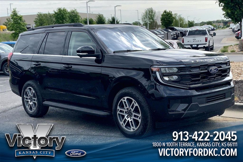 2025 Ford Expedition Active 4x4's photo