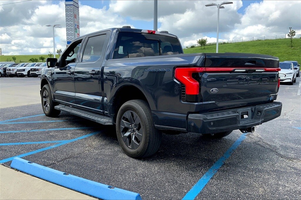 Used 2022 Ford F-150 Lightning Lariat with VIN 1FT6W1EV7NWG10534 for sale in Kansas City