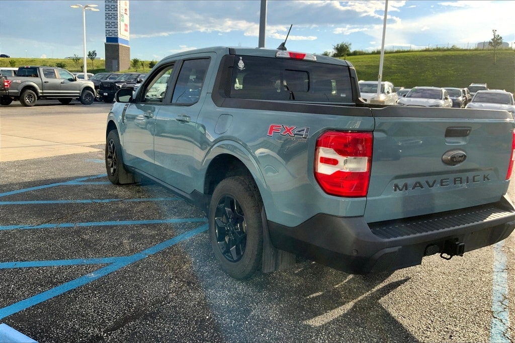 Used 2022 Ford Maverick Lariat with VIN 3FTTW8F94NRA75372 for sale in Kansas City