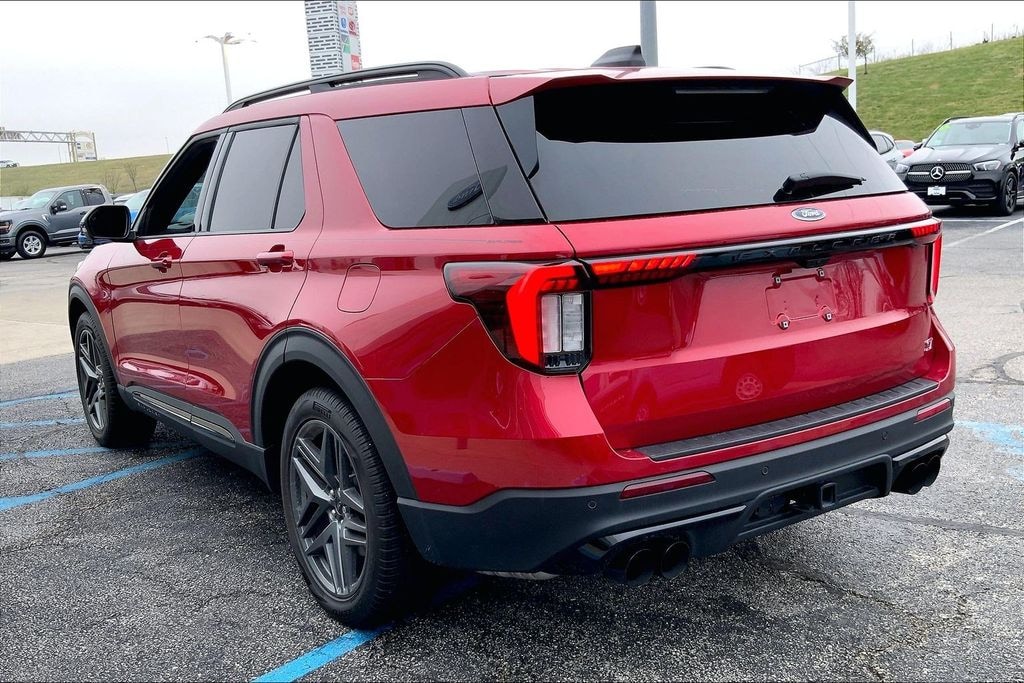 Used 2025 Ford Explorer ST SUV