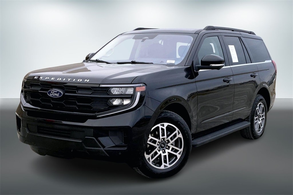 Used 2025 Ford Expedition Active SUV