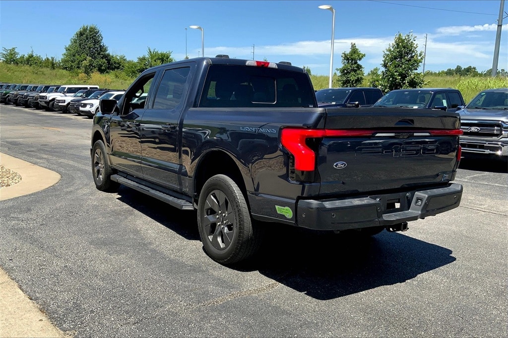 Used 2022 Ford F-150 Lightning Lariat with VIN 1FTVW1EV9NWG10806 for sale in Kansas City, KS