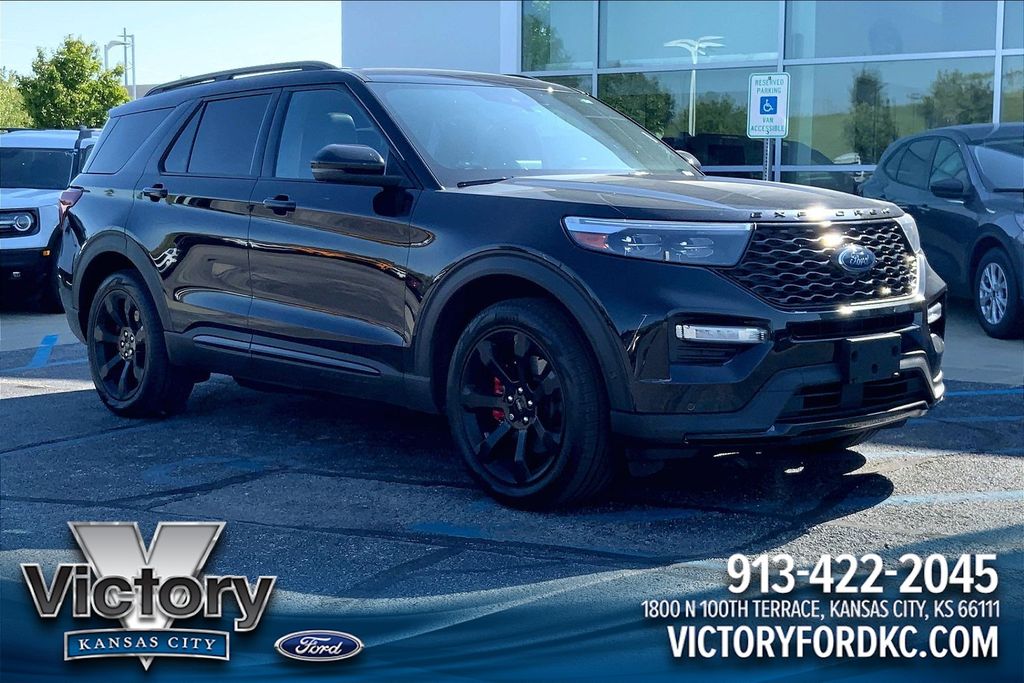 2022 Ford Explorer ST 4WD's photo