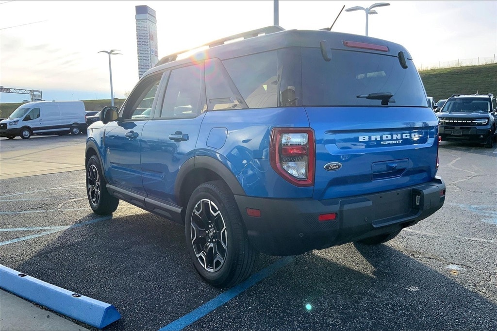 Used 2025 Ford Bronco Sport Outer Banks with VIN 3FMCR9CN1SRE58580 for sale in Kansas City