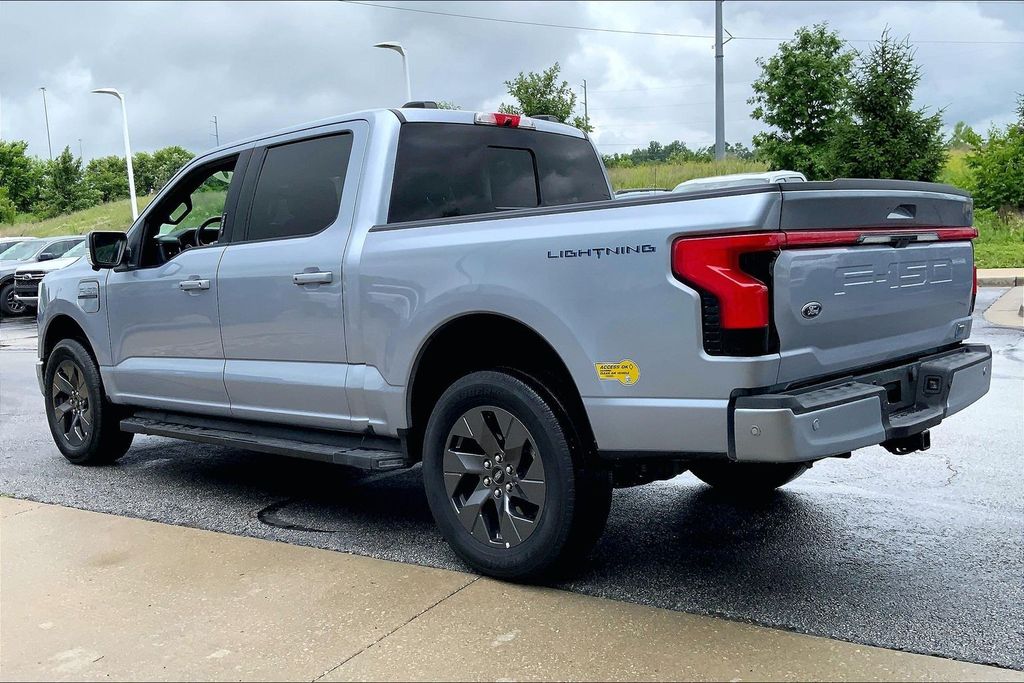 Used 2022 Ford F-150 Lightning Lariat with VIN 1FT6W1EV8NWG13829 for sale in Kansas City