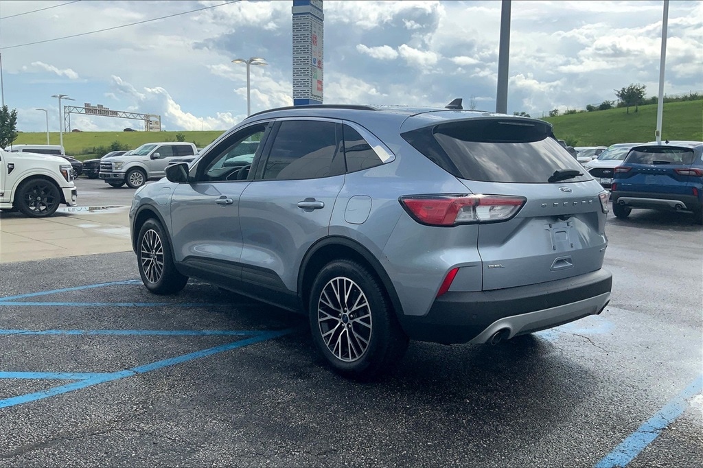 Used 2022 Ford Escape SEL with VIN 1FMCU0KZ8NUA28461 for sale in Kansas City, KS