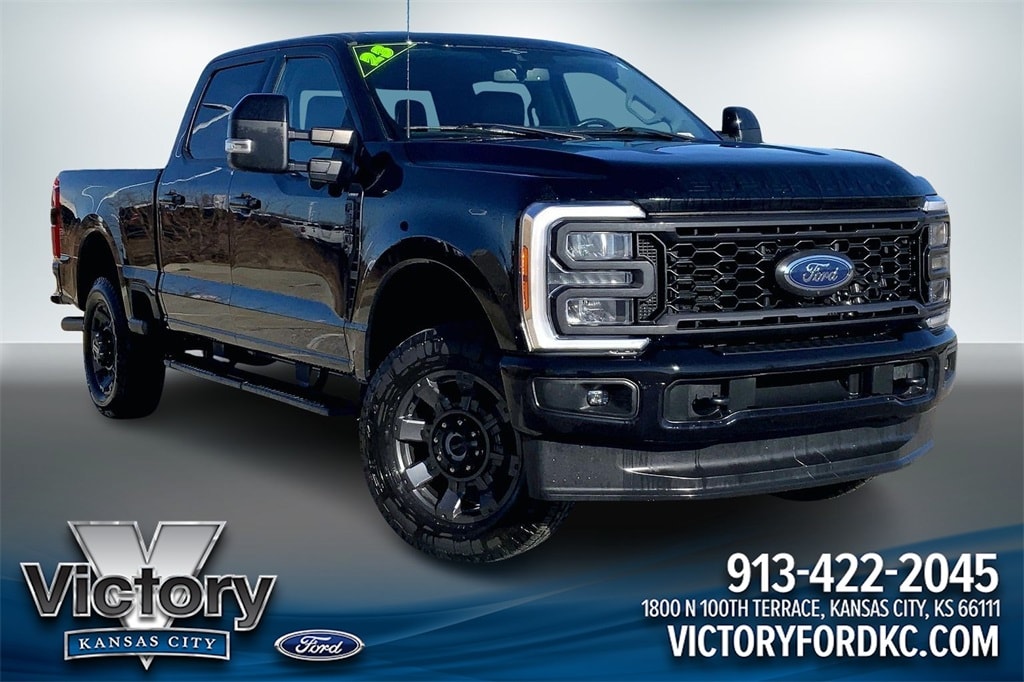 2023 Ford F-350SD Lariat Truck