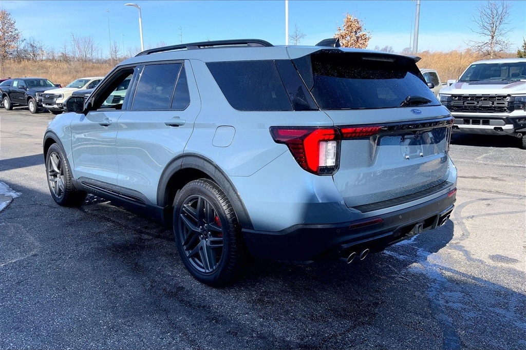 Used 2025 Ford Explorer ST with VIN 1FMWK8GC3SGB06208 for sale in Kansas City