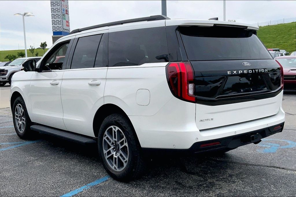 Used 2025 Ford Expedition Active with VIN 1FMJU1J81SEA06037 for sale in Kansas City
