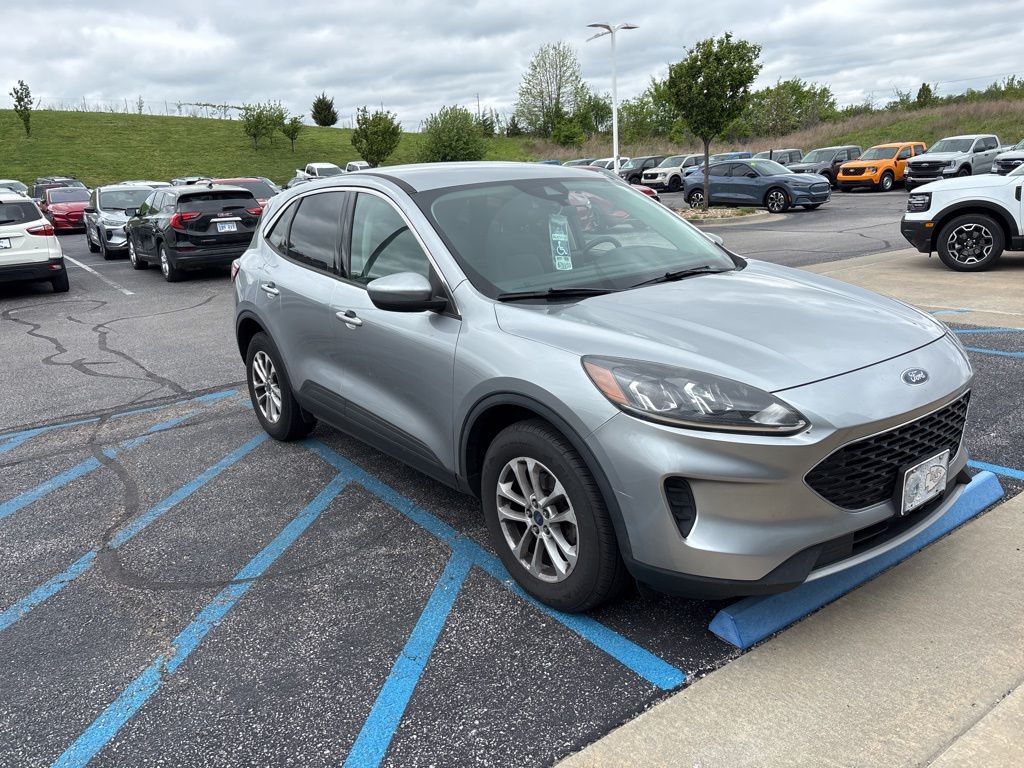 Used 2021 Ford Escape SE with VIN 1FMCU9G60MUA49841 for sale in Kansas City