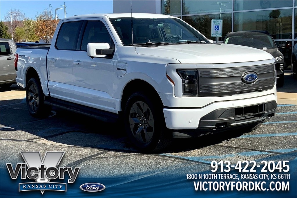2023 Ford F-150 Lightning Lariat's photo