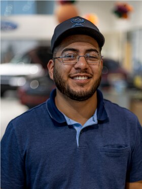 Staff member Angel Romero from ID_b53619e662f5