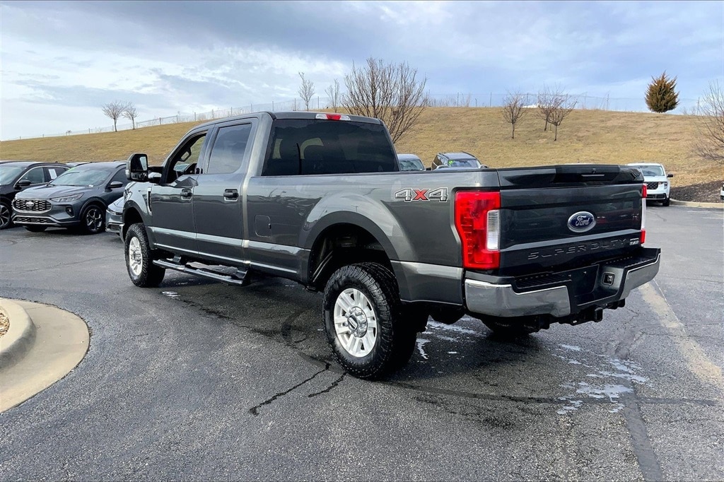 Used 2018 Ford F-250 Super Duty XLT with VIN 1FT7W2B68JEB76406 for sale in Kansas City