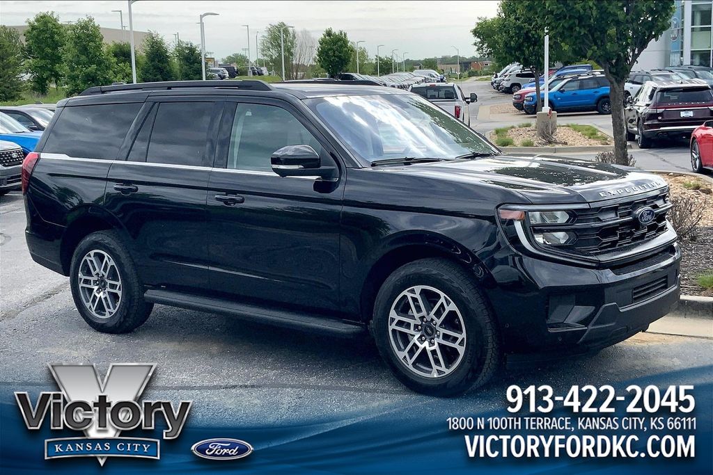 2025 Ford Expedition Active 4x4's photo