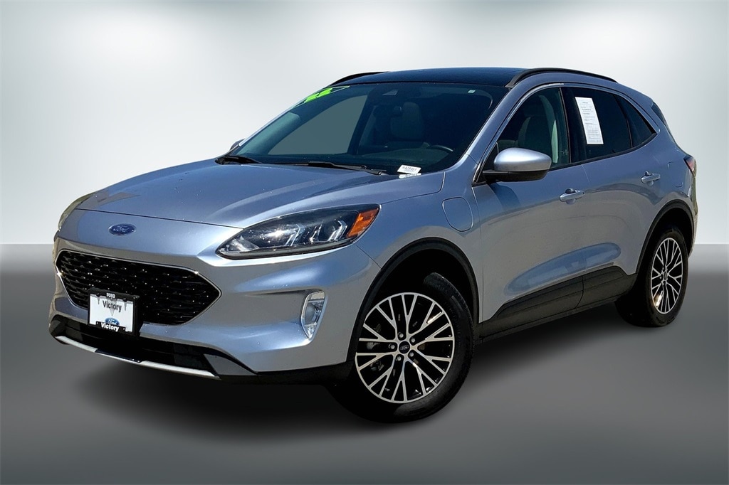 Used 2022 Ford Escape SEL with VIN 1FMCU0KZ8NUA28461 for sale in Kansas City