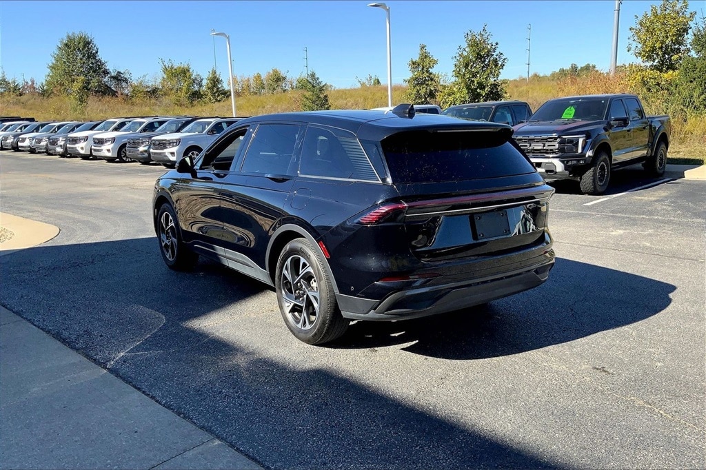 Used 2024 Lincoln Nautilus Premiere with VIN 5LMPJ8JA3RJ806366 for sale in Kansas City
