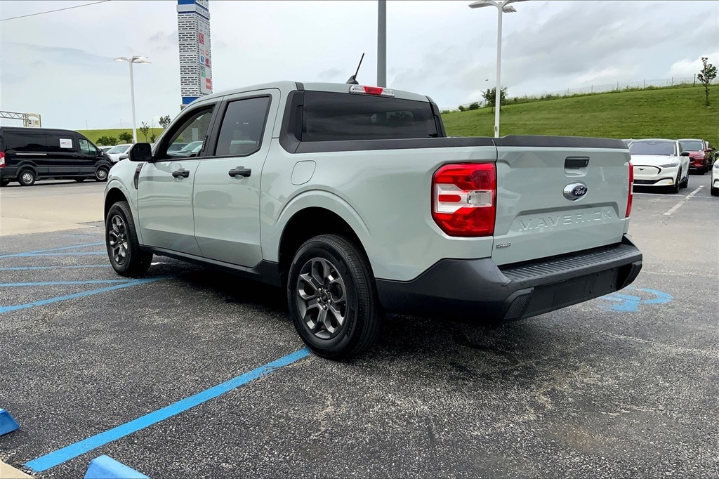 Used 2022 Ford Maverick XLT with VIN 3FTTW8E36NRA05465 for sale in Kansas City
