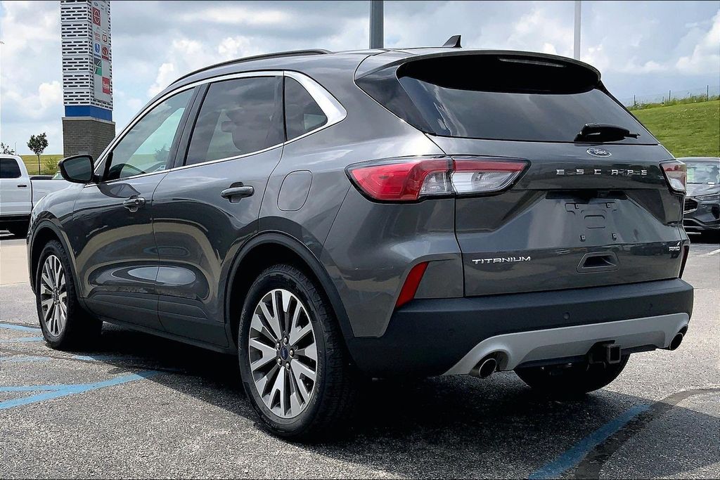 Used 2022 Ford Escape Titanium with VIN 1FMCU9J91NUB92611 for sale in Kansas City