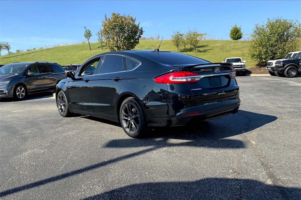 Used 2018 Ford Fusion SE with VIN 3FA6P0HD0JR245840 for sale in Kansas City
