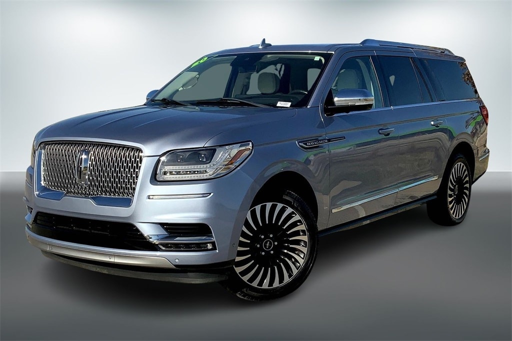 Used 2020 Lincoln Navigator Black Label L with VIN 5LMJJ3TT3LEL21264 for sale in Kansas City